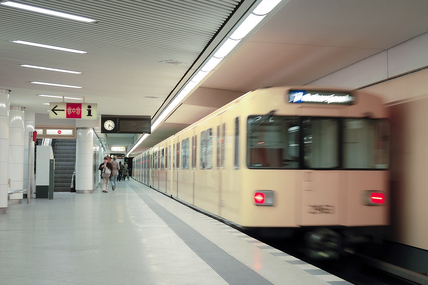 Subway platform using TL200 Lighting Controls